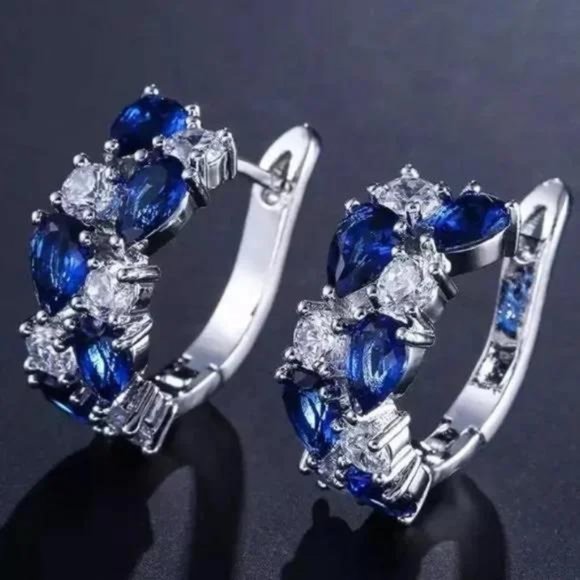 \ NEW \ S925 STERLING SILVER \ LUXURY BLUE DIAMOND STUD EARRINGS
